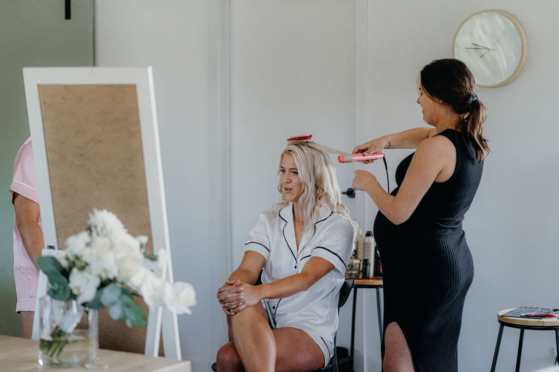 wedding photo Bride hair